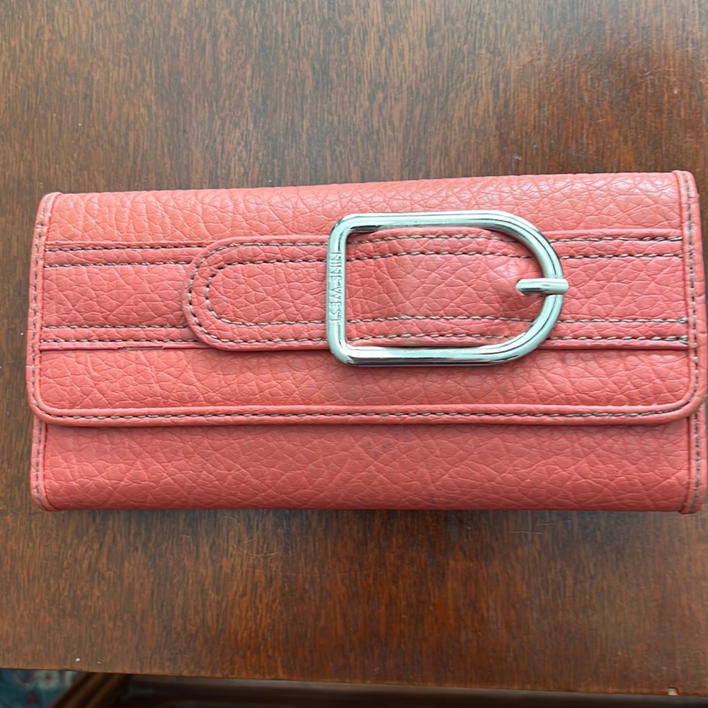 Nine West wallet in great condition